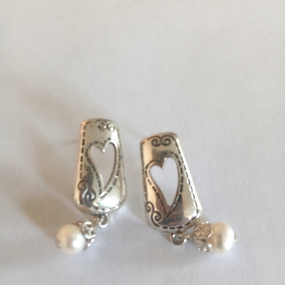 Elegant Silver Heart Earrings with Pearl Accents Brighton Jewlery - Picture 2 of 4